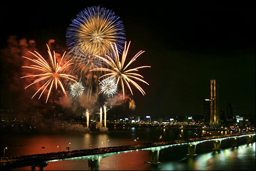 烟花绽放 ....  [高清版]  Fireworks 烟花