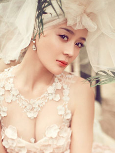   lovely - charming 可愛迷人