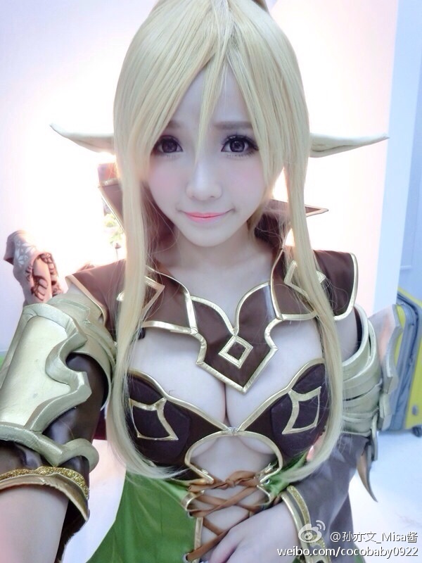   lovely - charming 可愛迷人
