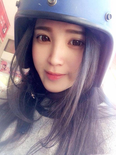【深蹲女神】长腿妹子  中港新闻