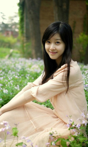   lovely - charming 可愛迷人
