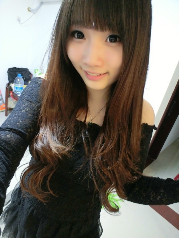   lovely - charming 可愛迷人