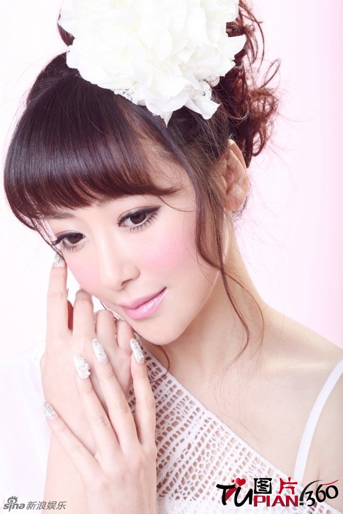 台灣最美女醫生」  lovely - charming 可愛迷人