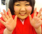   lovely - charming 可愛迷人