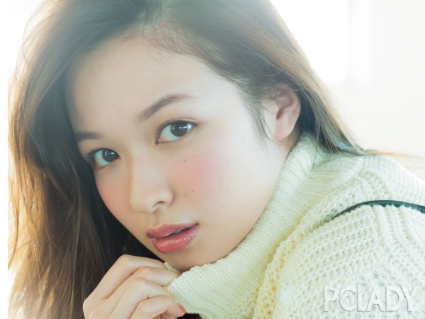   lovely - charming 可愛迷人