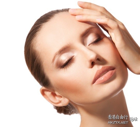   lovely - charming 可愛迷人