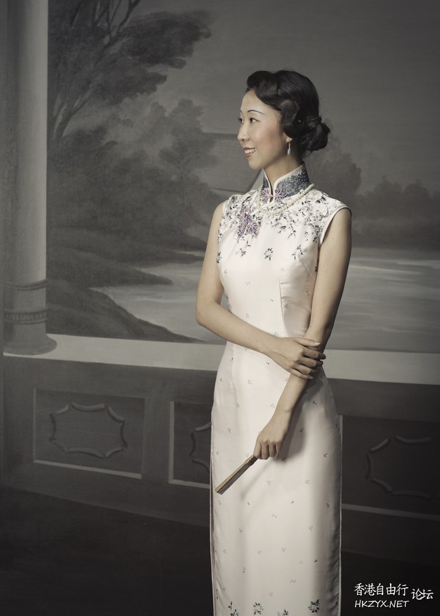   lovely - charming 可愛迷人