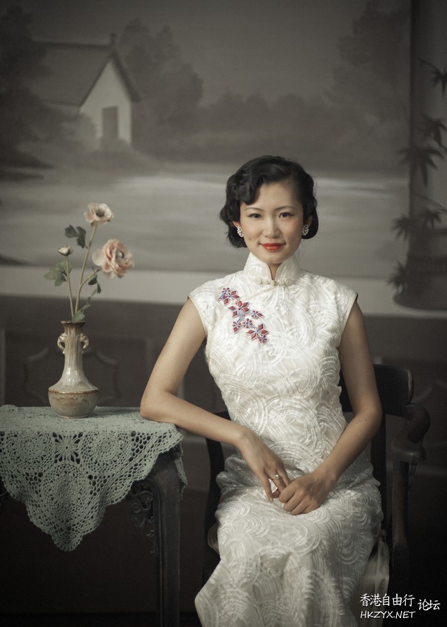   lovely - charming 可愛迷人