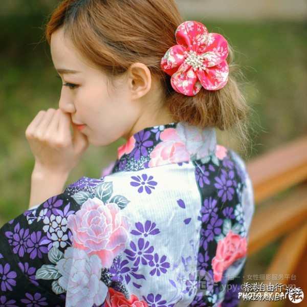   lovely - charming 可愛迷人