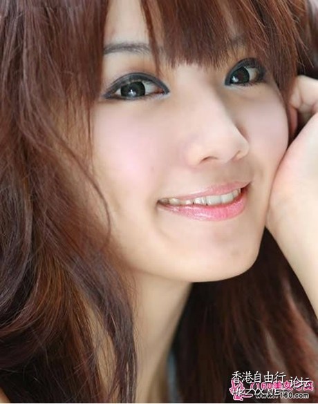   lovely - charming 可愛迷人