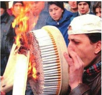 奶有煙味:   一天三笑 + 解悶處