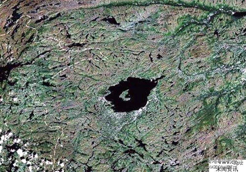 地球上 8 大陨石坑：  天文探討