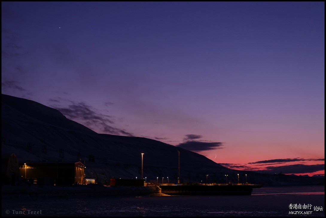 After Eclipse New Moon  Sunset 夕陽