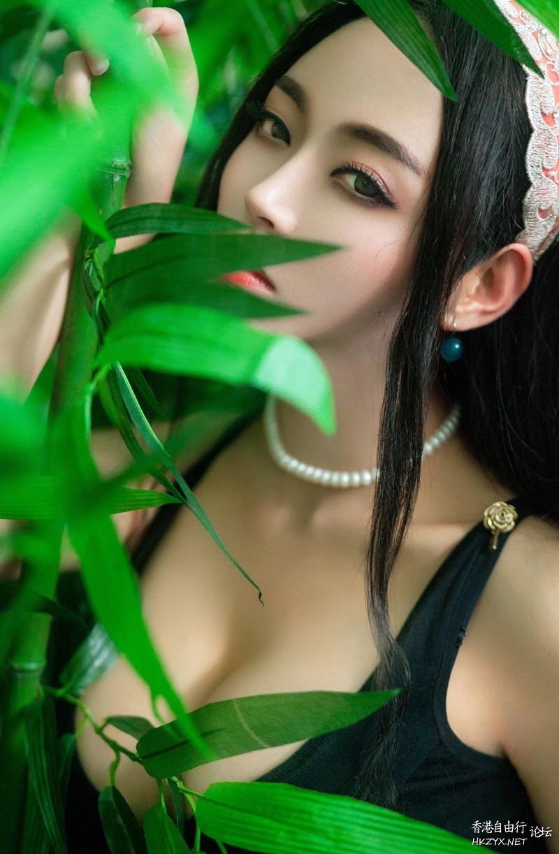   lovely - charming 可愛迷人