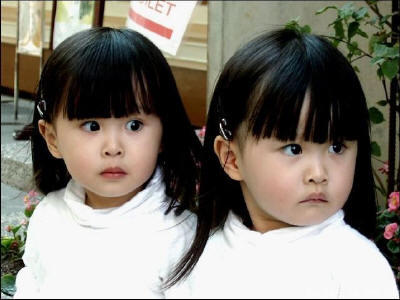 双胞胎宝宝  Funny Baby