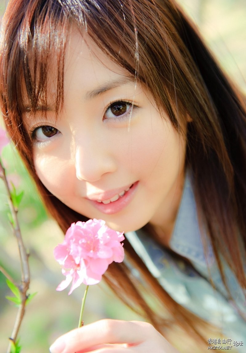   lovely - charming 可愛迷人
