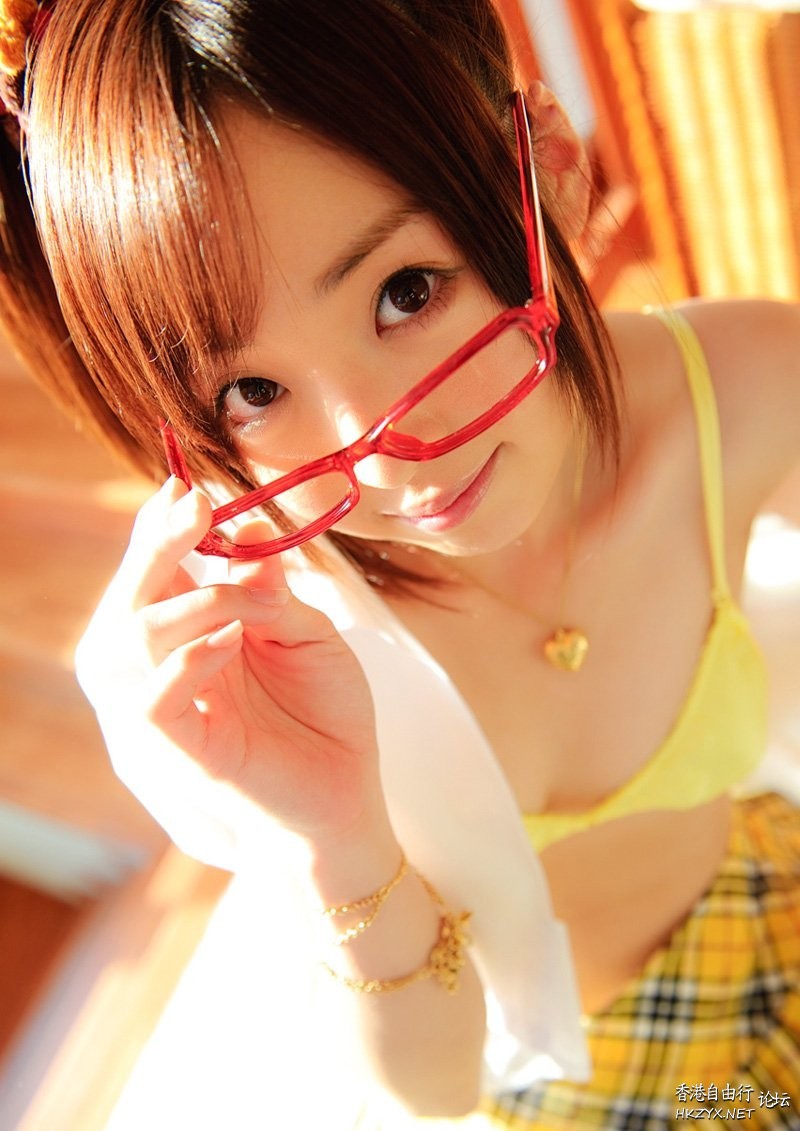   lovely - charming 可愛迷人