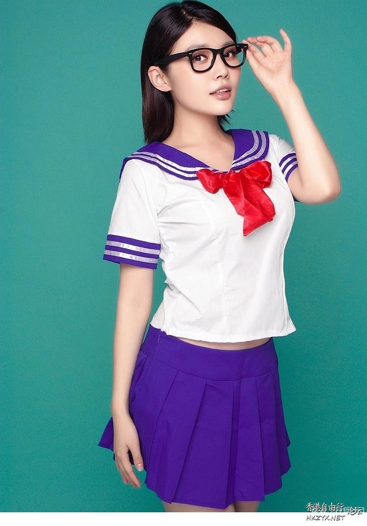   lovely - charming 可愛迷人