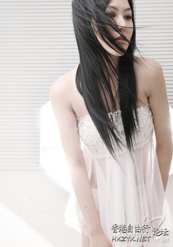 風騷嫂子竟穿薄紗勾引我  午夜私語 (未滿18歲勿進)