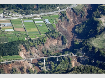 熊本強震阿蘇大橋消失  世界新闻