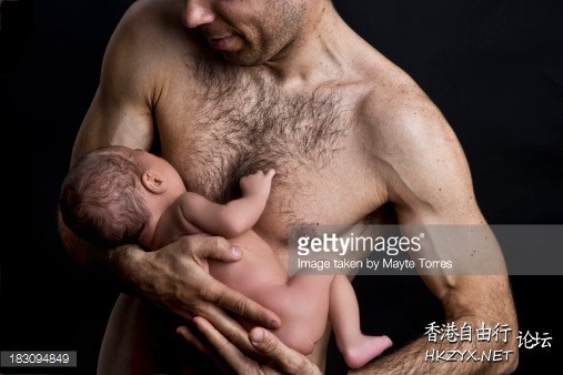 沙滩喂奶爆笑  Funny Baby
