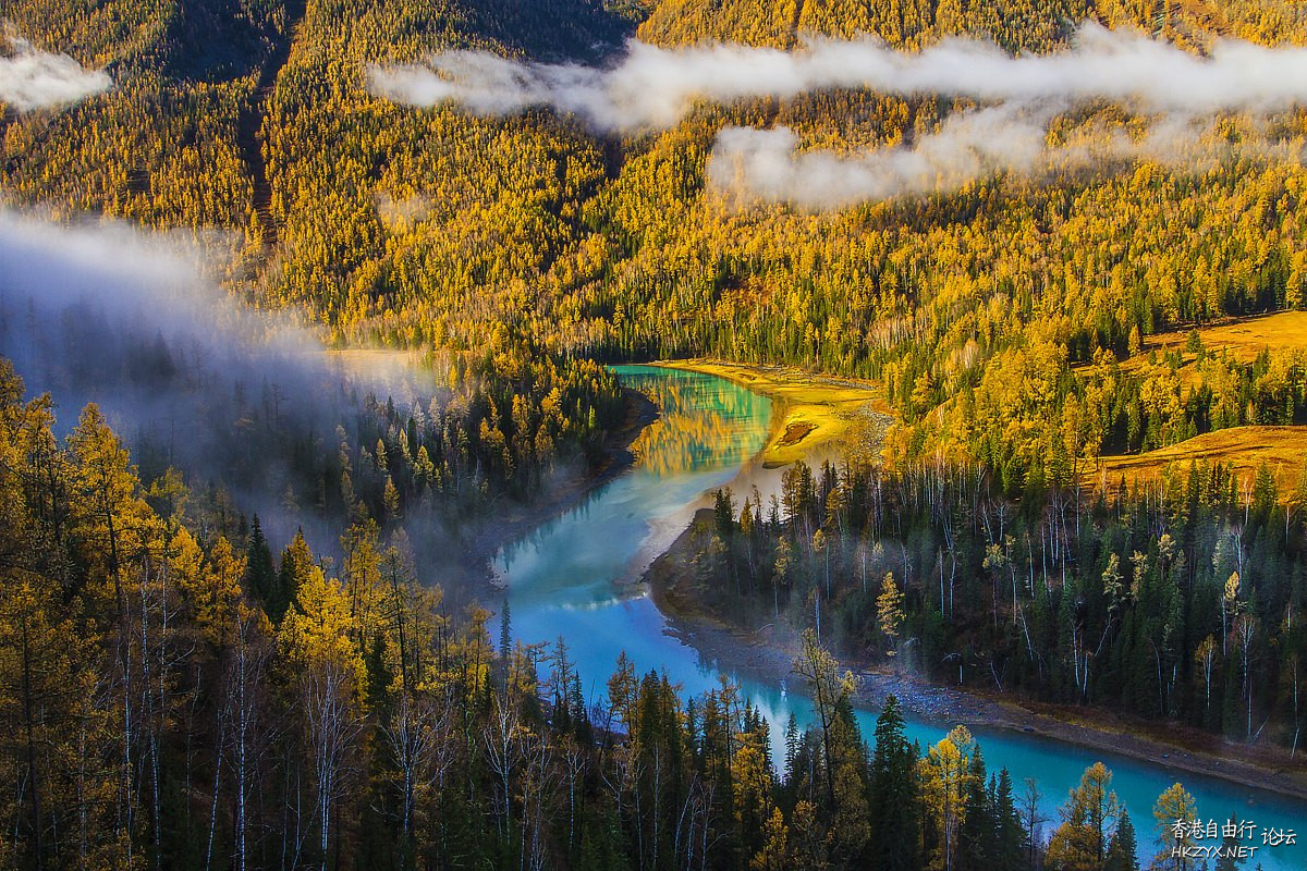 烟雾撩人的新疆喀纳斯山  ChinaTravel 中國觀光景點