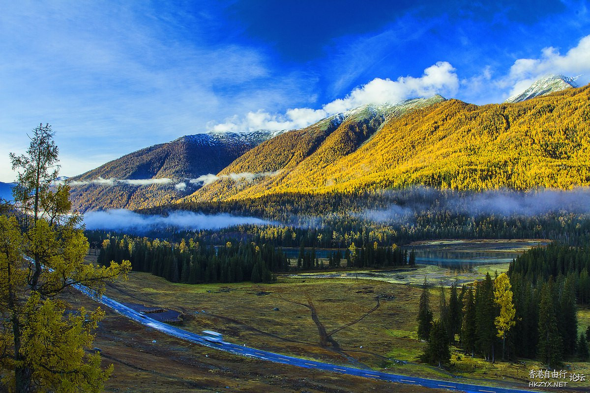 烟雾撩人的新疆喀纳斯山  ChinaTravel 中國觀光景點