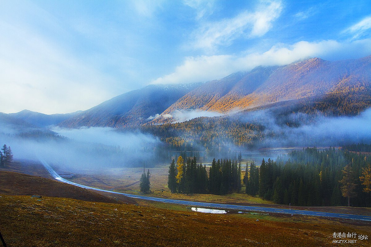 烟雾撩人的新疆喀纳斯山  ChinaTravel 中國觀光景點