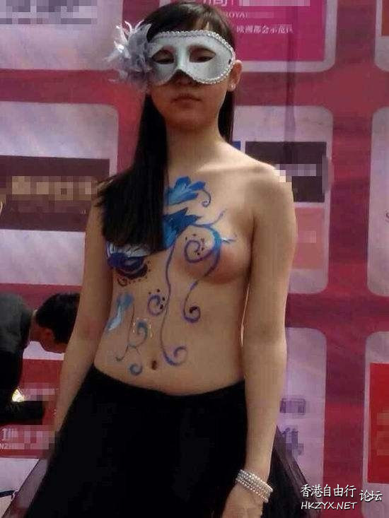   lovely - charming 可愛迷人