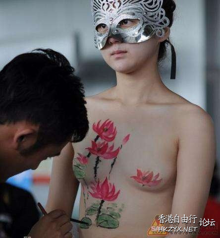   lovely - charming 可愛迷人