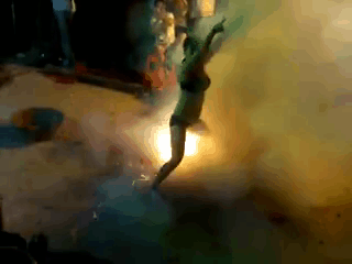 美女 : 我妹妹妹不怕电锯  Sexy People 俊男美女  (严禁贴色情)