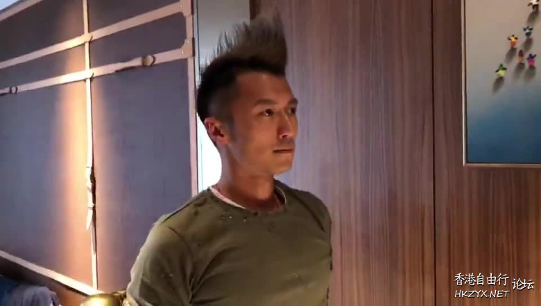 霆鋒熨斗「燙」Punk頭  娛楽新闻