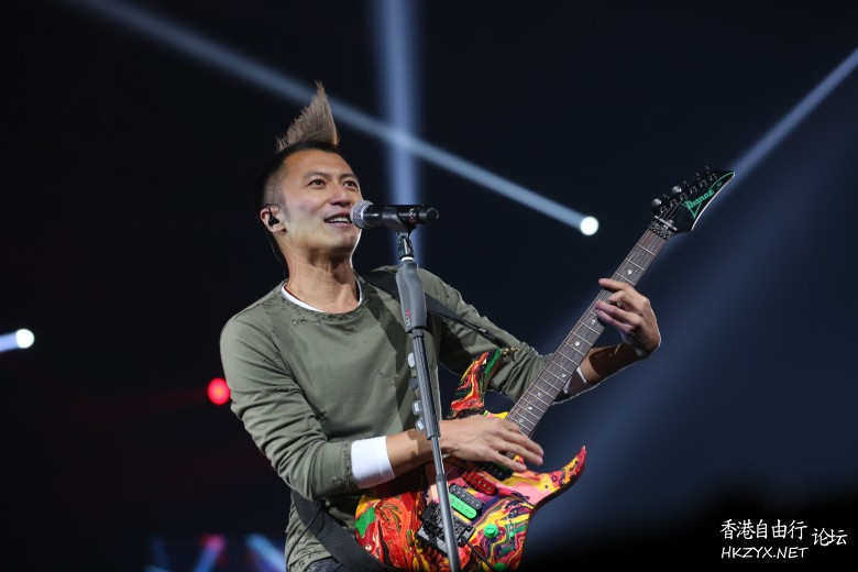 霆鋒熨斗「燙」Punk頭  娛楽新闻