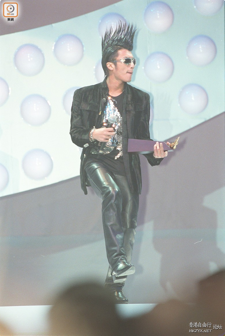 霆鋒熨斗「燙」Punk頭  娛楽新闻