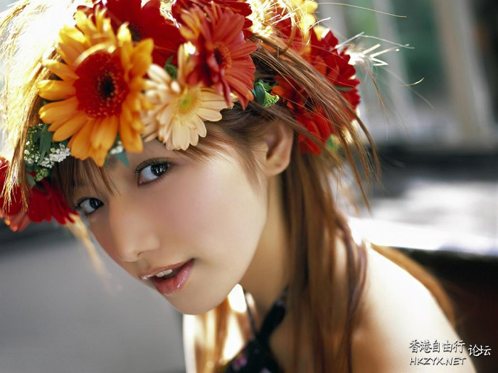   lovely - charming 可愛迷人