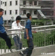    一天三笑 + 解悶處