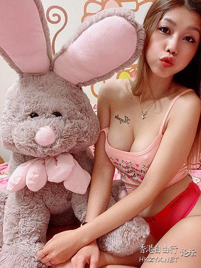 兔寶寶好可愛!  Sexy People 俊男美女  (严禁贴色情)