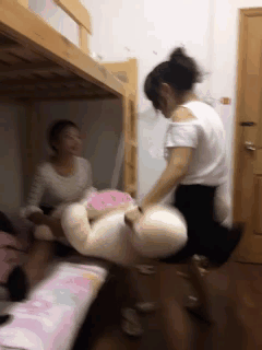   一天三笑 + 解悶處