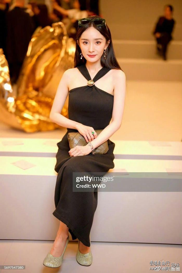 楊冪巴黎時裝周引爆  Fashion 與妳分享